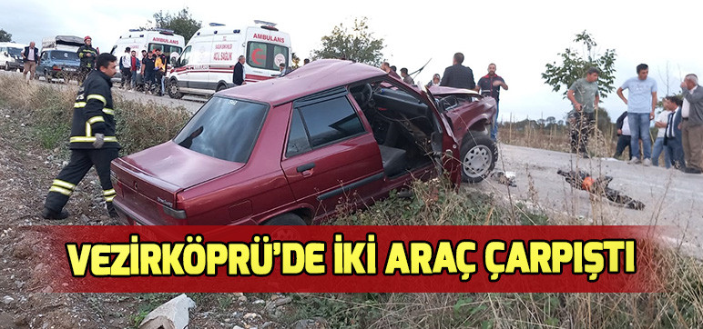 Vezirköprü’de İki Araç Çarpıştı