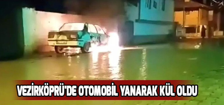 Vezirköprü'de Otomobil Yanarak Kül Oldu